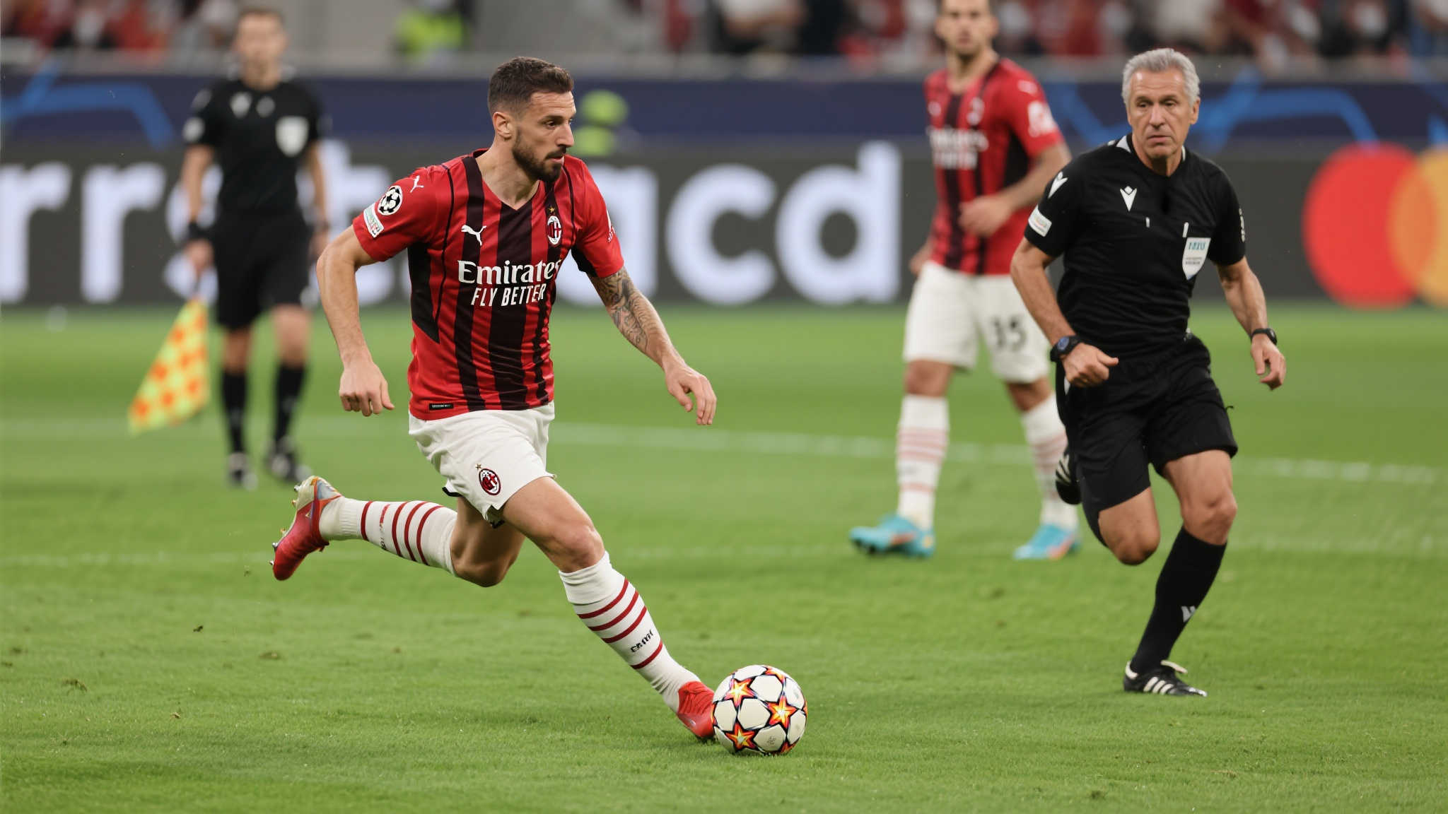 以数据和过往表现来看，扎卡的技术特点与ACミ兰的战